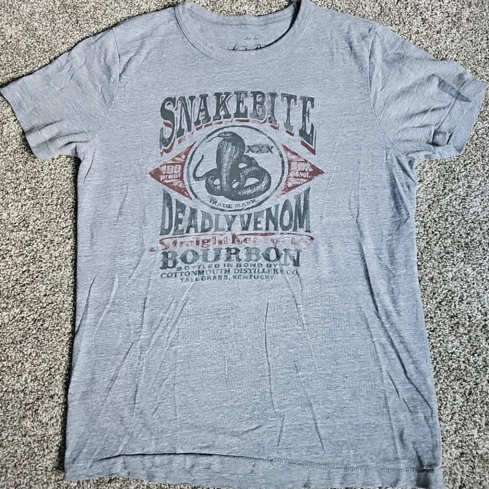 Lucky Brand Snake Bite Deadly Venom Bourbon Size Medium Gray Short Sleeve